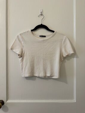 Zara Cream Short Sleeve Cropped Tee